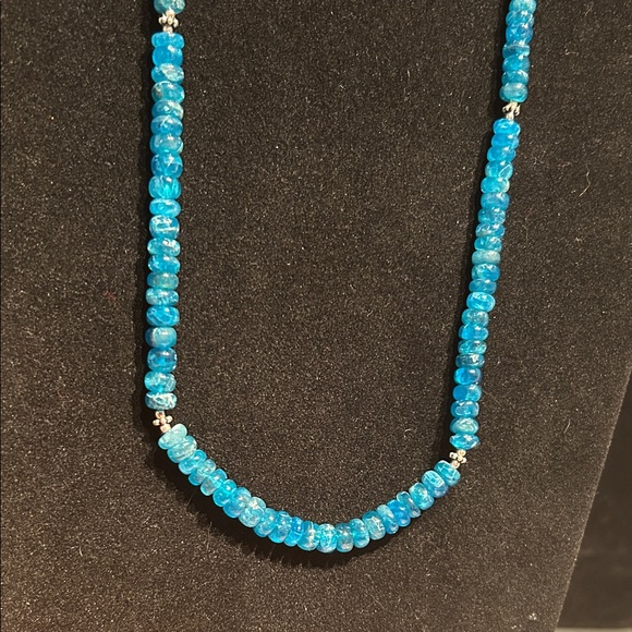 Elegant Blue Beaded Necklace - Picture 3 of 7